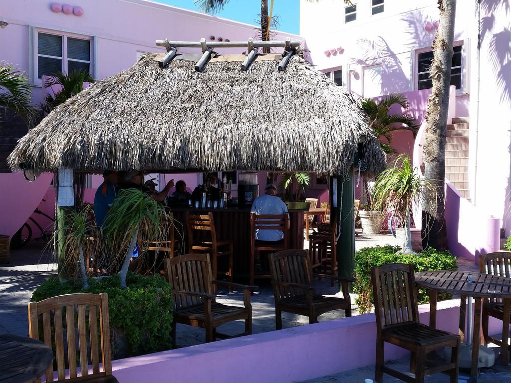Hollywood Broadwalk Oceanside Hotel Rum bild